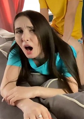 Вот как нужно встречать мужа после работы